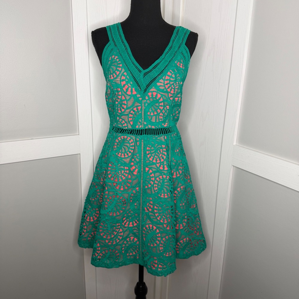 Gianni Bini Lace Dress Womens Medium Green Pink Crochet V-Neck Fit Flare